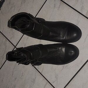 LEATHER MOTO BOOTIES